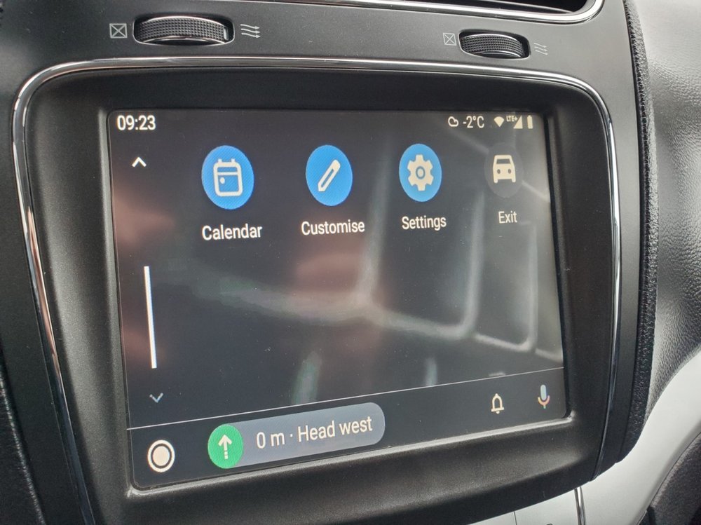 31 Android Auto Home screen.jpg
