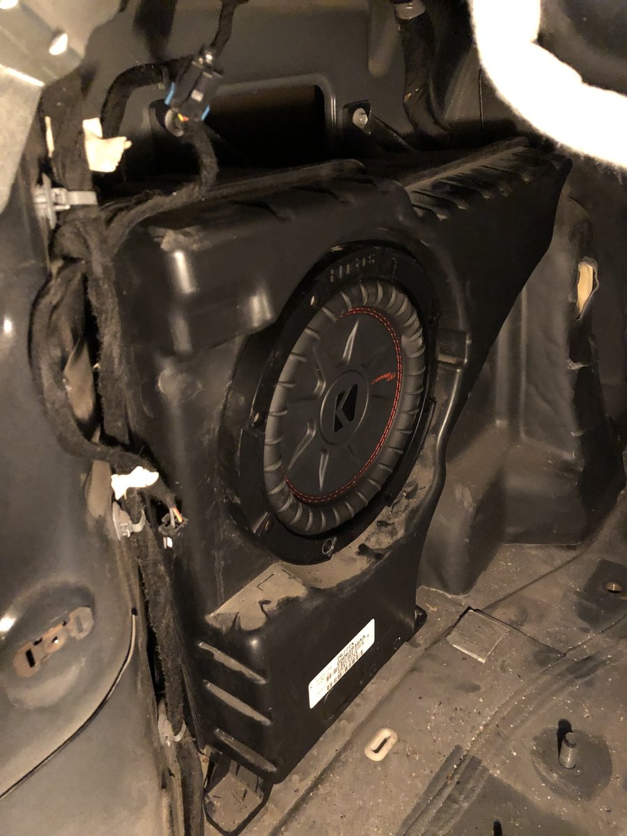 Alpine Factory Subwoofer